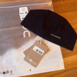 ON Running core beanie